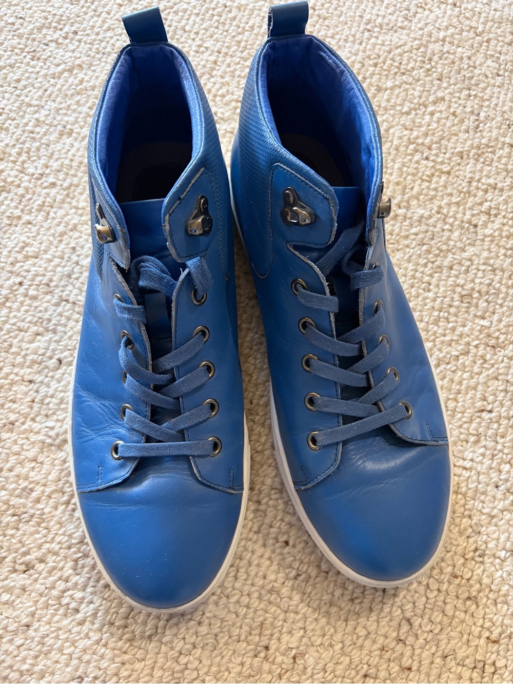 Badgley Mischka Blue High-Top Sneakers